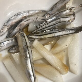 きびなごと大根のだし醤油煮付け